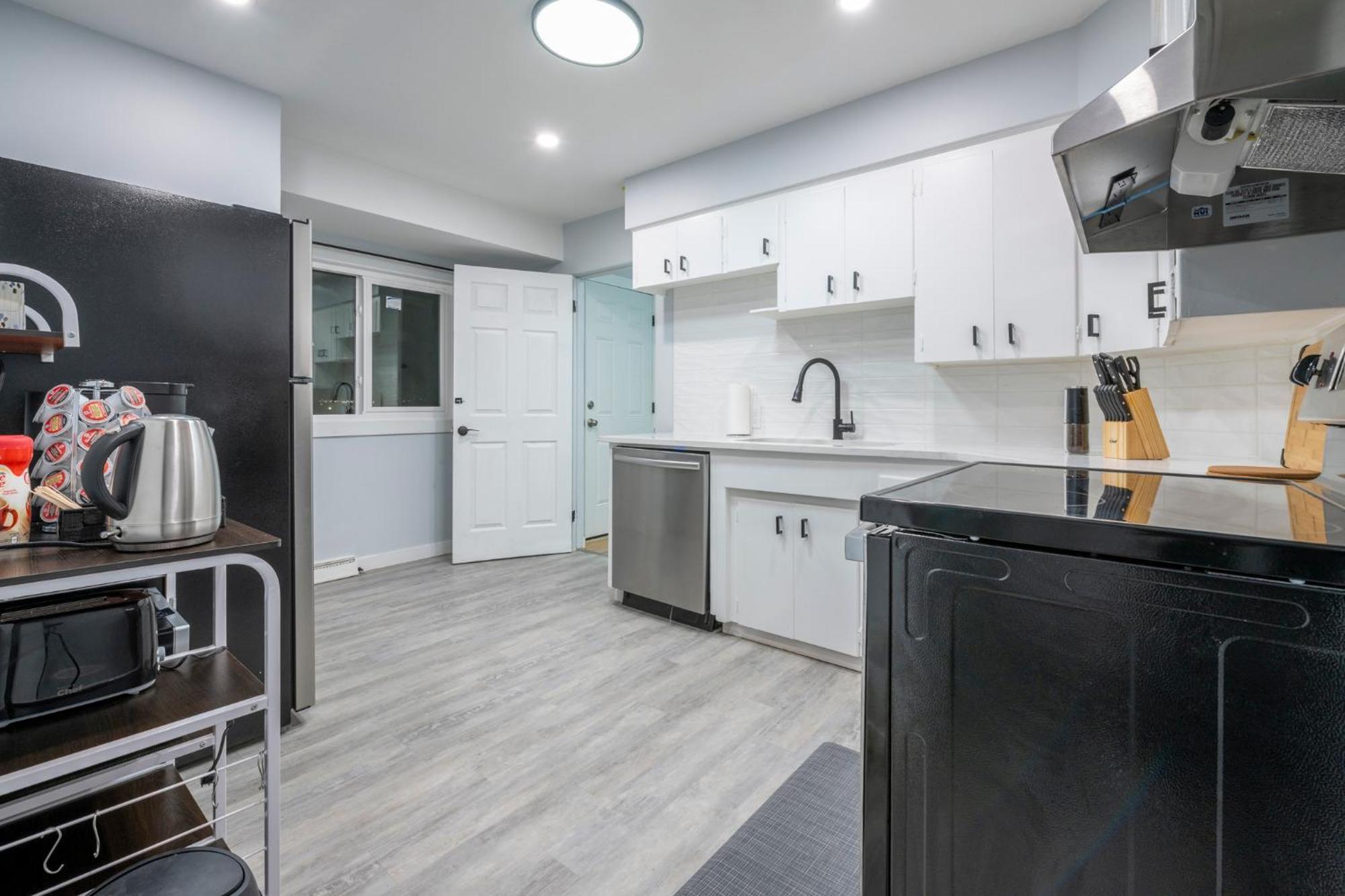 Centre Street Upper 2Bedsuite 4408 Calgary Extérieur photo
