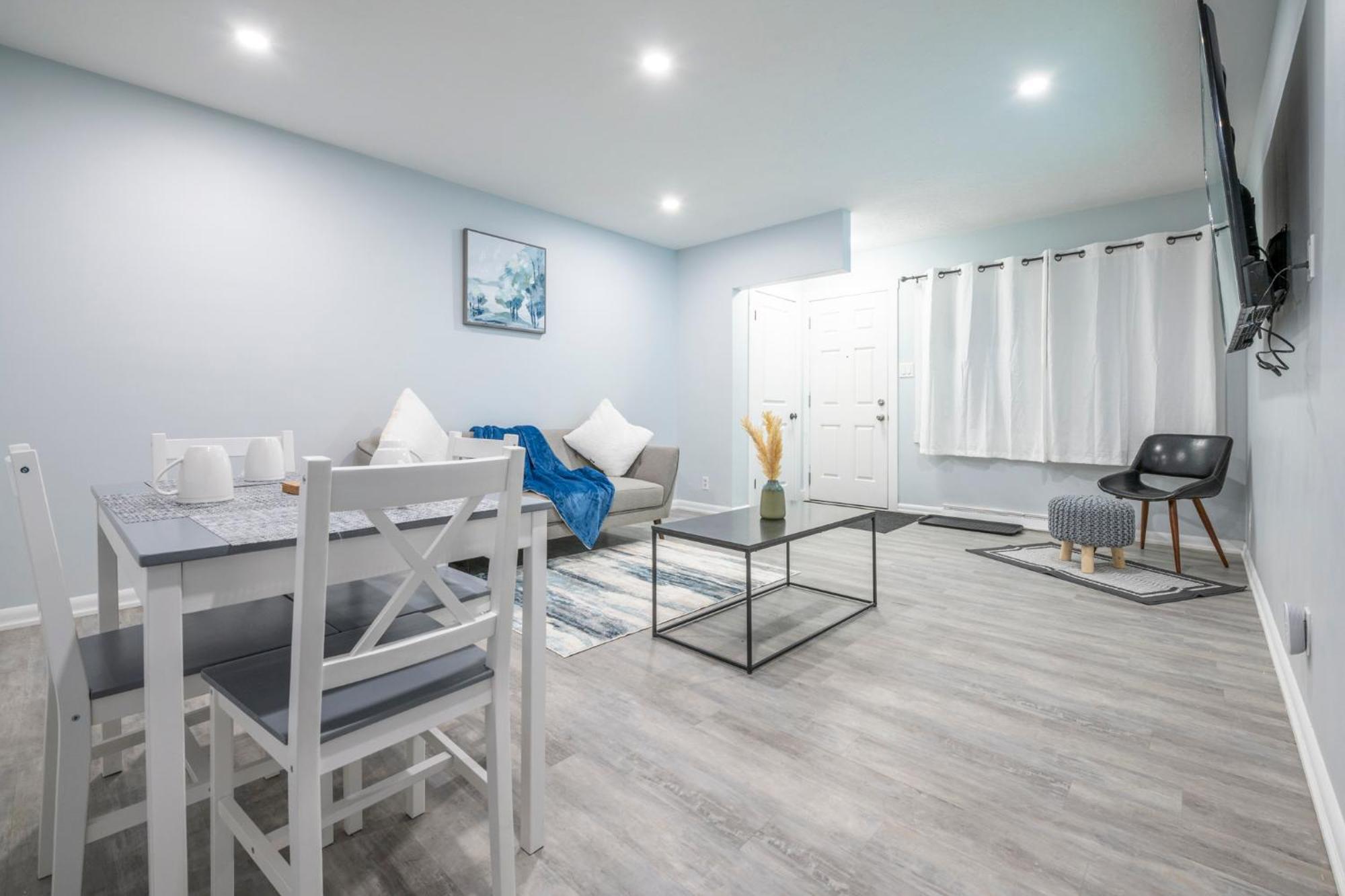 Centre Street Upper 2Bedsuite 4408 Calgary Extérieur photo