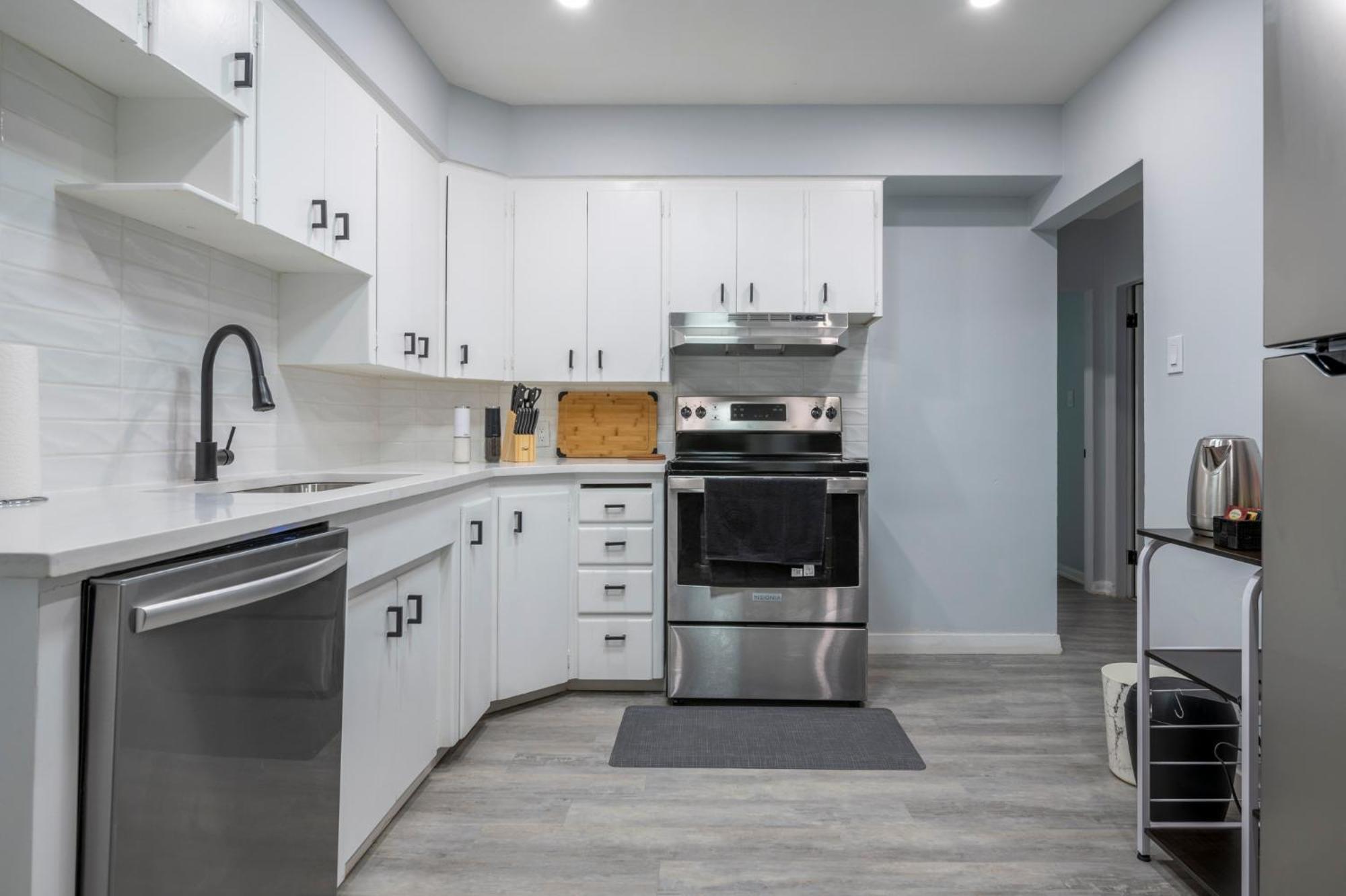 Centre Street Upper 2Bedsuite 4408 Calgary Extérieur photo