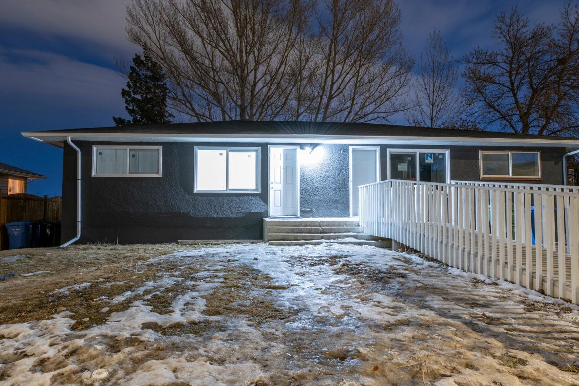 Centre Street Upper 2Bedsuite 4408 Calgary Extérieur photo